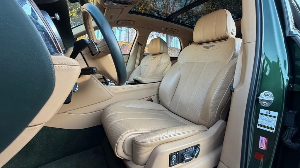 2017 Bentley Bentayga - Image 17 of 21