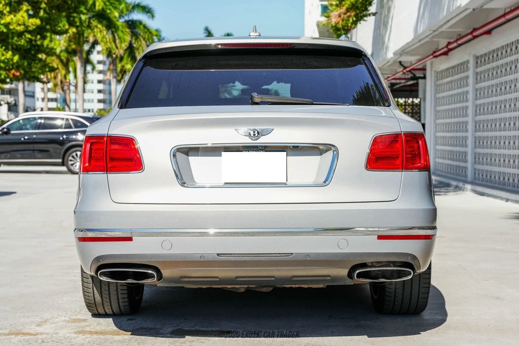 2017 Bentley Bentayga - Image 7 of 12