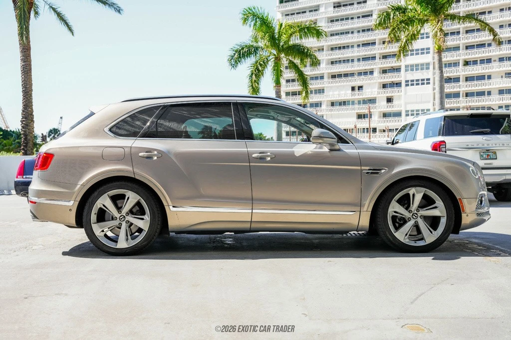 2017 Bentley Bentayga - Image 9 of 12