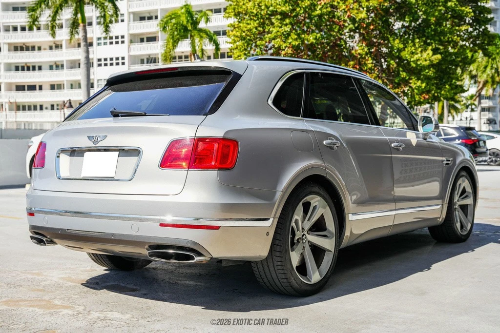 2017 Bentley Bentayga - Image 8 of 12