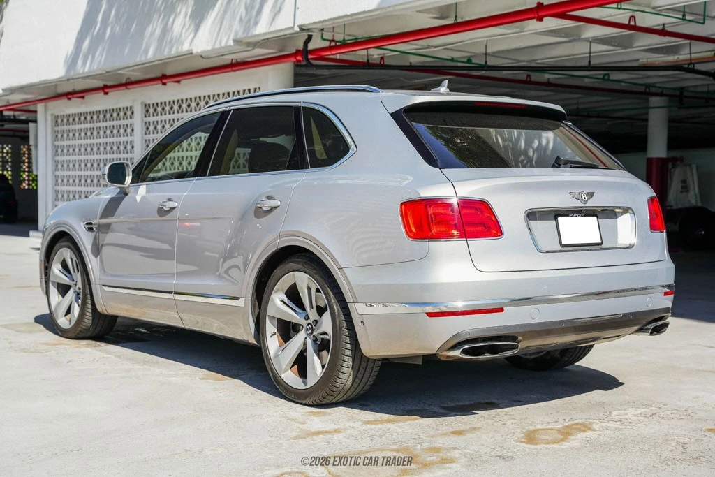 2017 Bentley Bentayga - Image 6 of 12