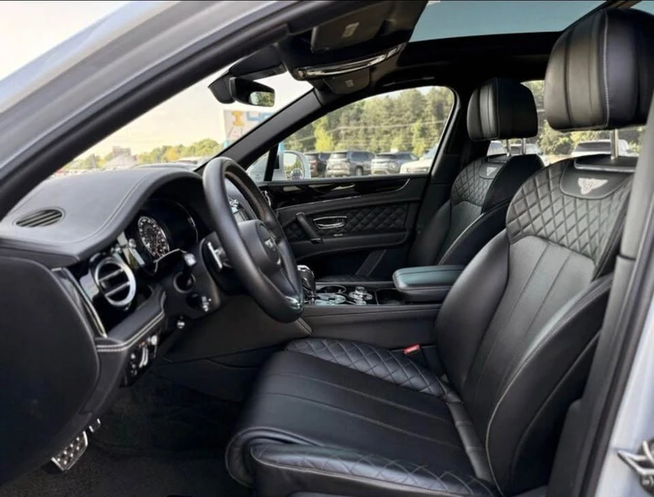 2017 Bentley Bentayga - Image 7 of 17