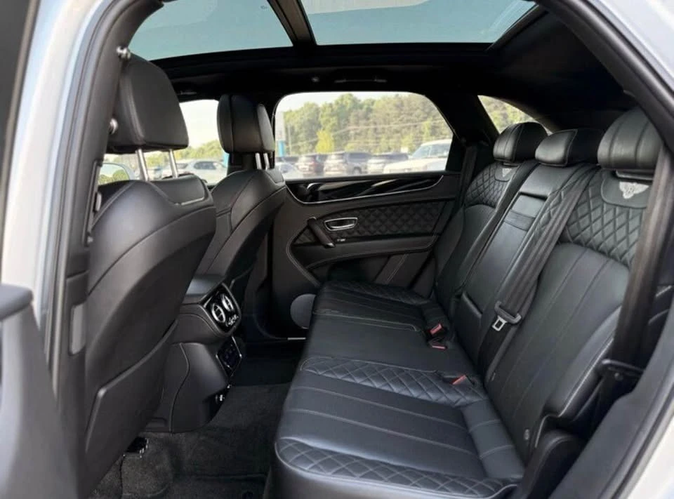 2017 Bentley Bentayga - Image 13 of 17