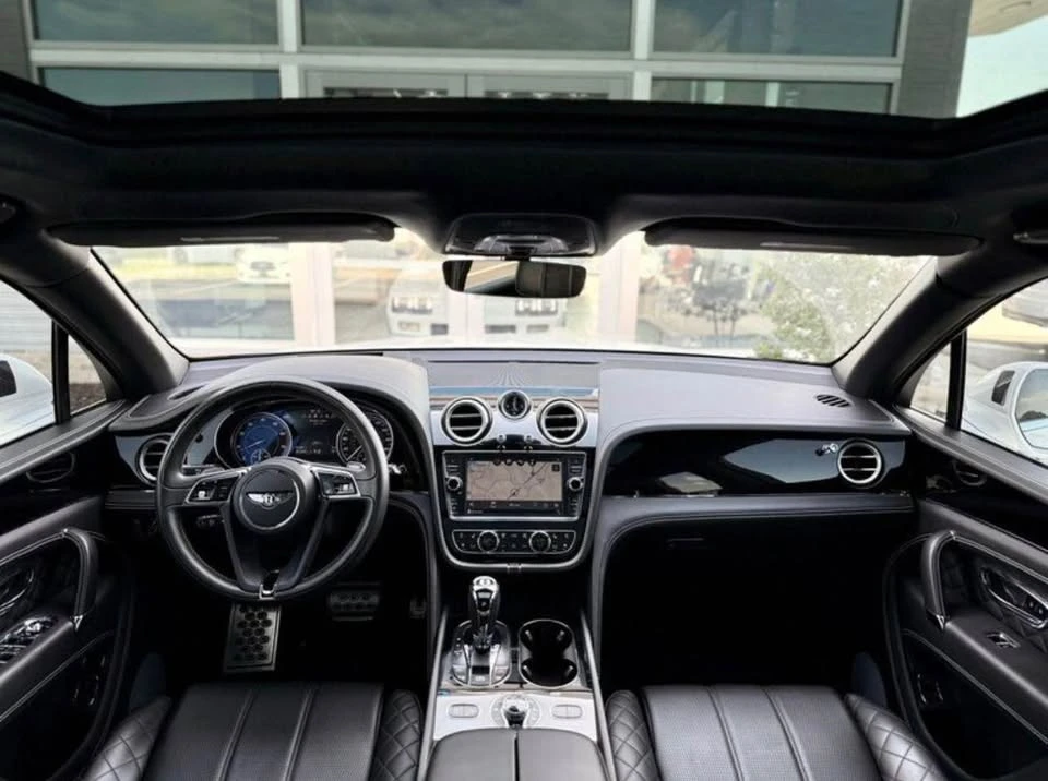 2017 Bentley Bentayga - Image 14 of 17
