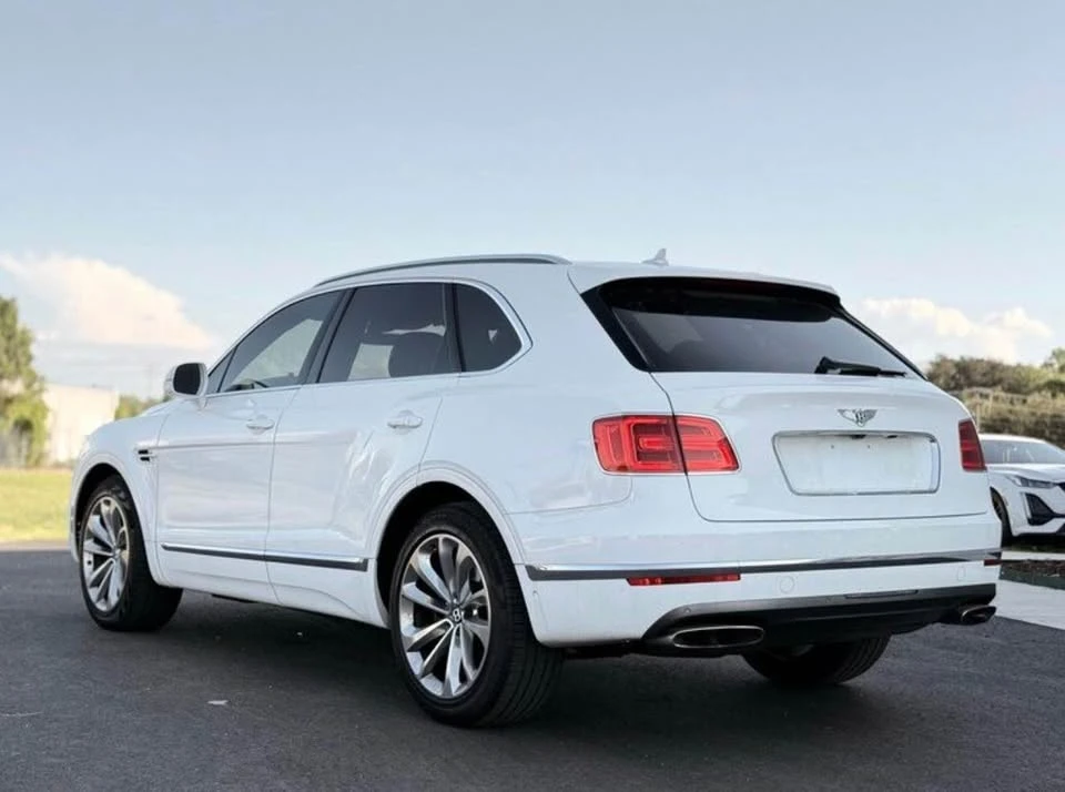 2017 Bentley Bentayga - Image 4 of 17