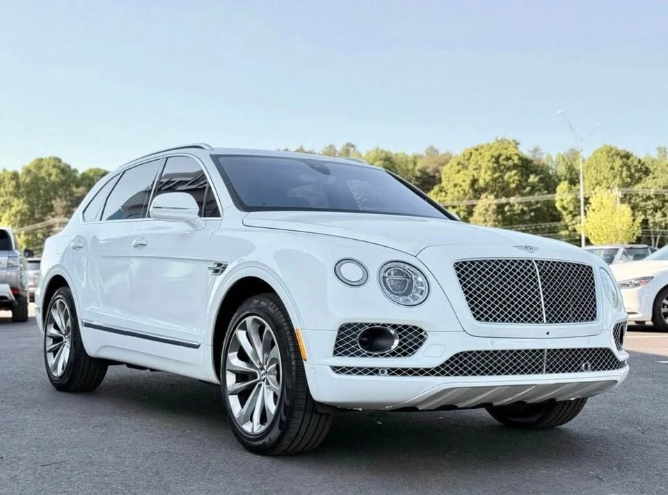 2017 Bentley Bentayga - Image 2 of 17