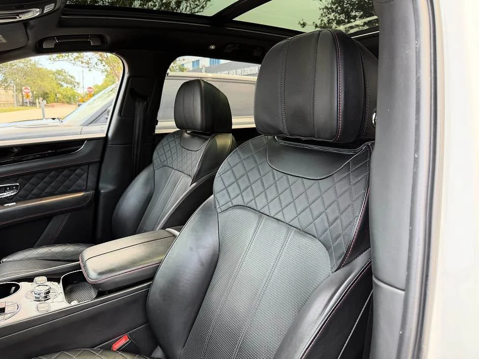 2017 Bentley Bentayga - Image 9 of 10