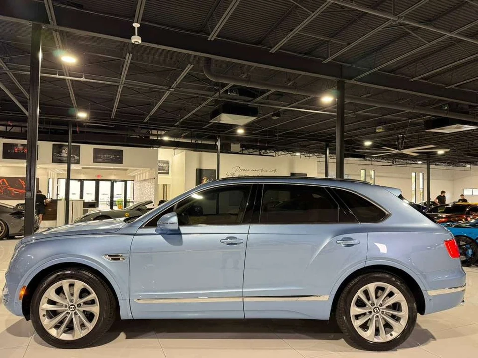 2017 Bentley Bentayga - Image 4 of 12