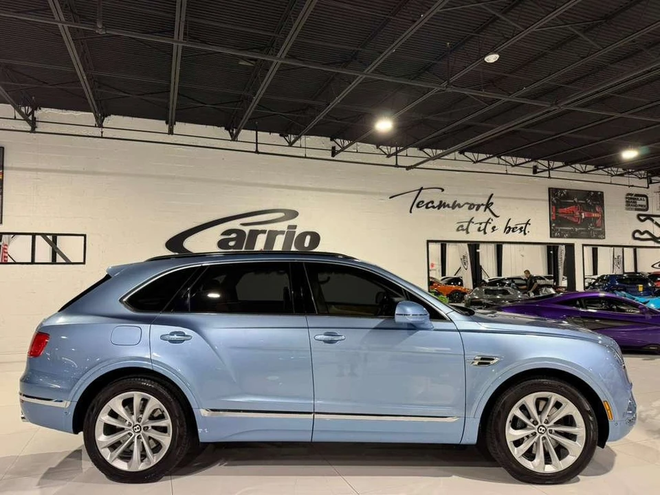 2017 Bentley Bentayga - Image 8 of 12