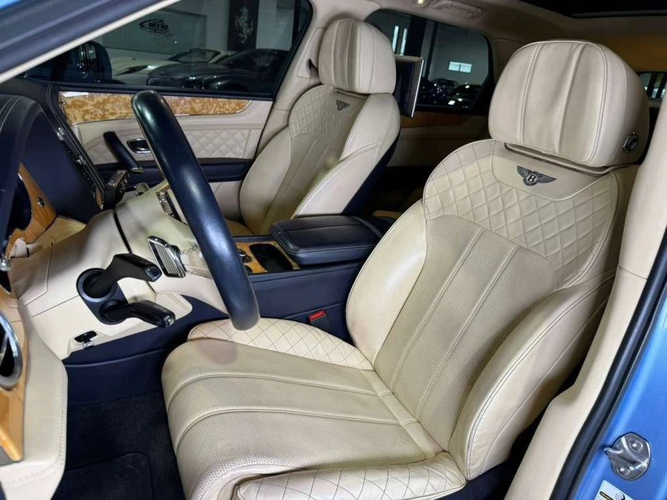 2017 Bentley Bentayga - Image 10 of 12