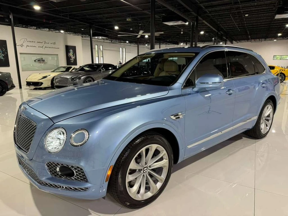 2017 Bentley Bentayga - Image 3 of 12