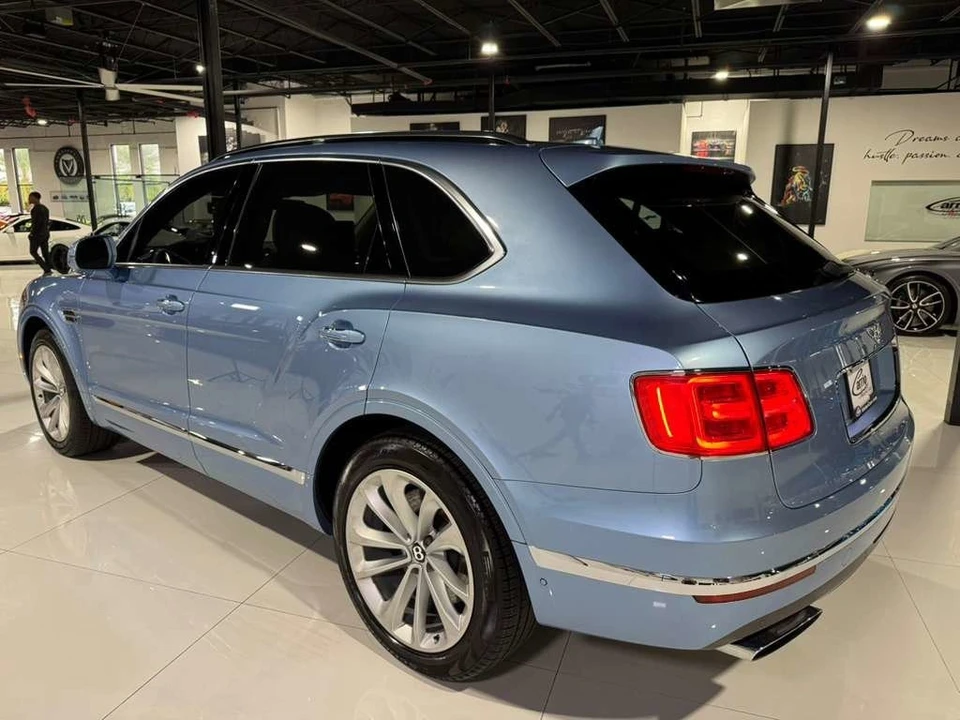 2017 Bentley Bentayga - Image 5 of 12