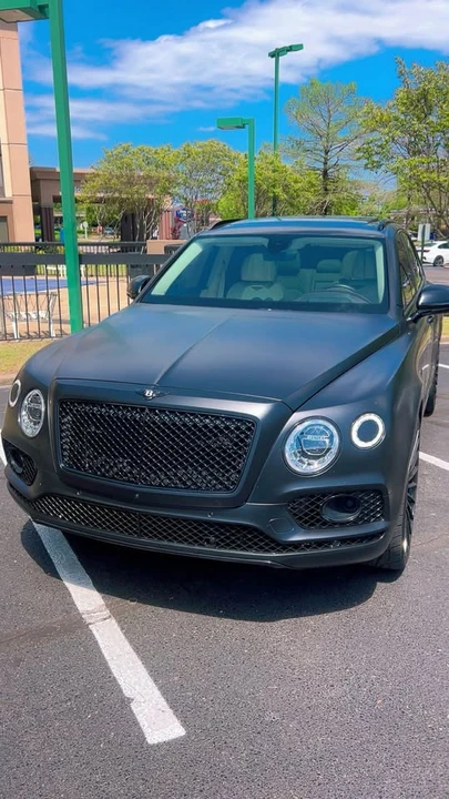 2017 Bentley Bentayga - Image 4 of 5