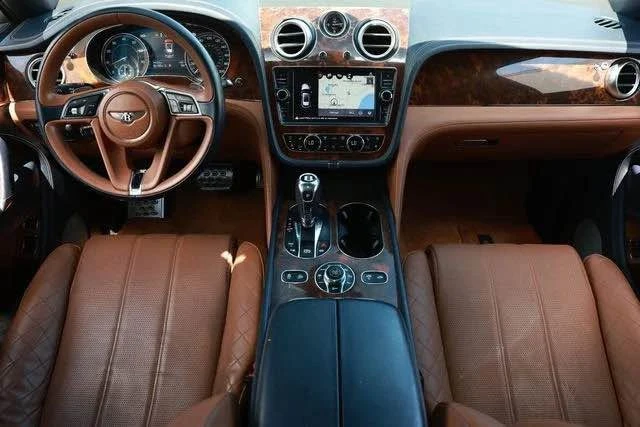 2017 Bentley Bentayga - Image 9 of 13