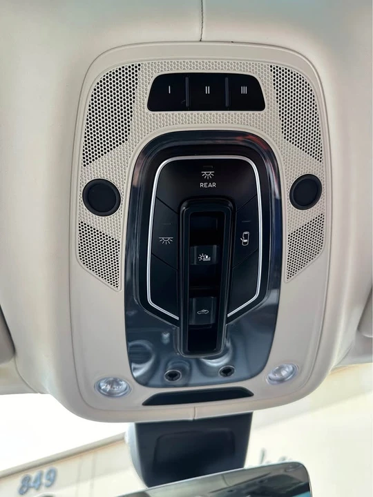 2017 Bentley Bentayga - Image 17 of 17