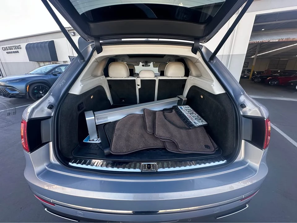 2017 Bentley Bentayga - Image 15 of 17