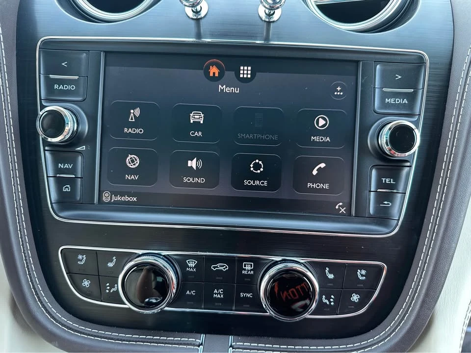 2017 Bentley Bentayga - Image 9 of 17