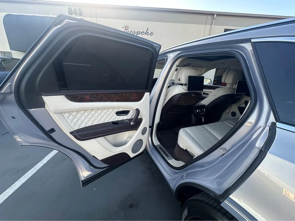 2017 Bentley Bentayga - Image 13 of 17