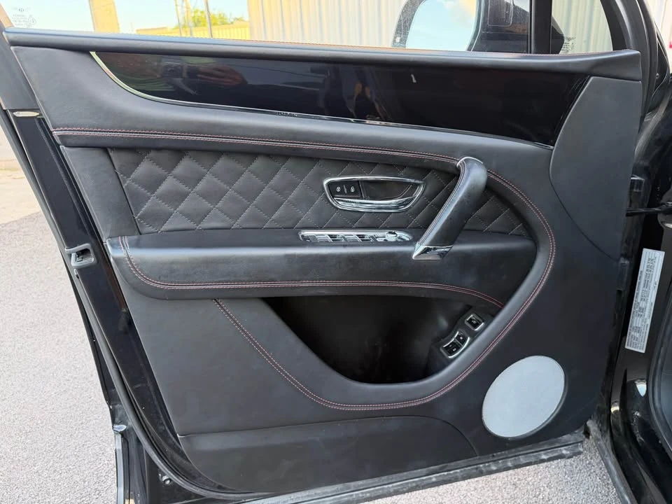 2017 Bentley Bentayga - Image 14 of 20