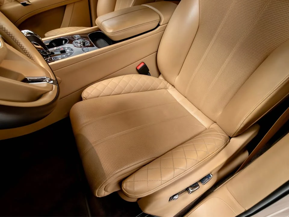2017 Bentley Bentayga - Image 17 of 20