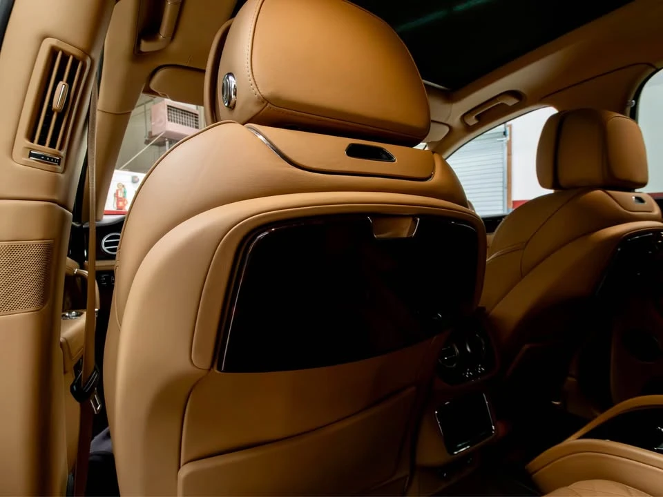 2017 Bentley Bentayga - Image 18 of 20