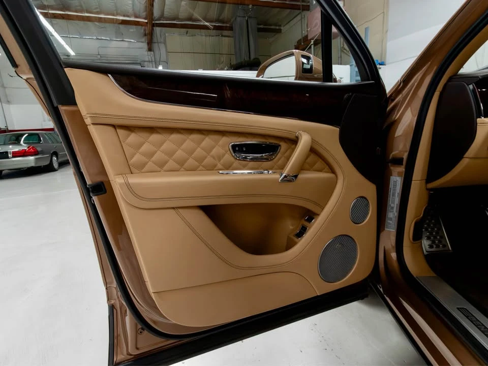 2017 Bentley Bentayga - Image 12 of 20