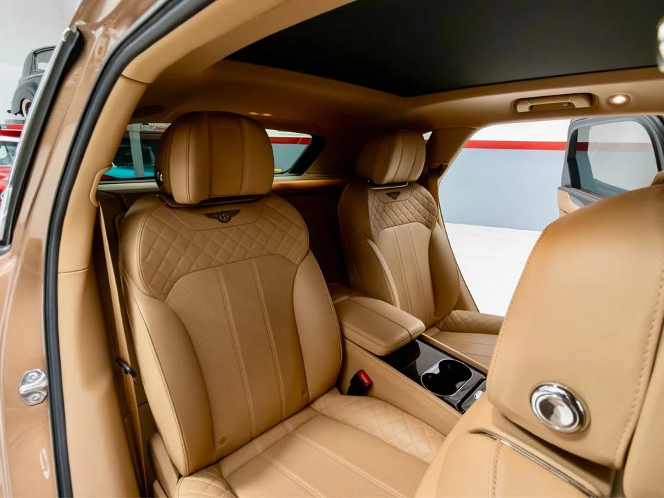 2017 Bentley Bentayga - Image 19 of 20