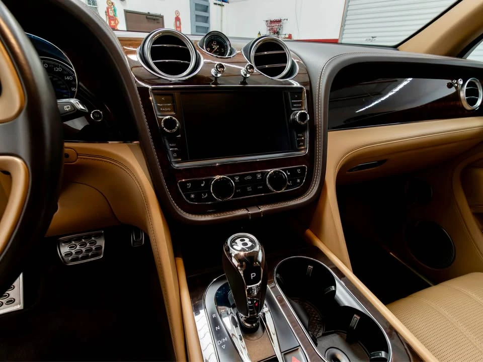 2017 Bentley Bentayga - Image 14 of 20