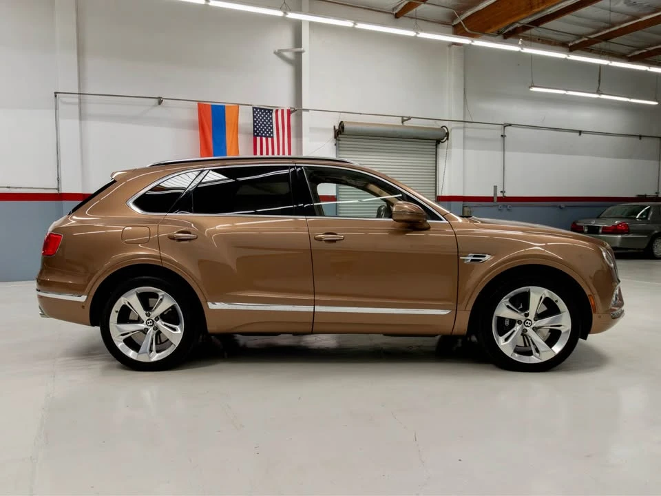 2017 Bentley Bentayga - Image 4 of 20