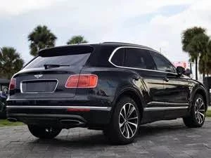 2017 Bentley Bentayga - Image 7 of 12