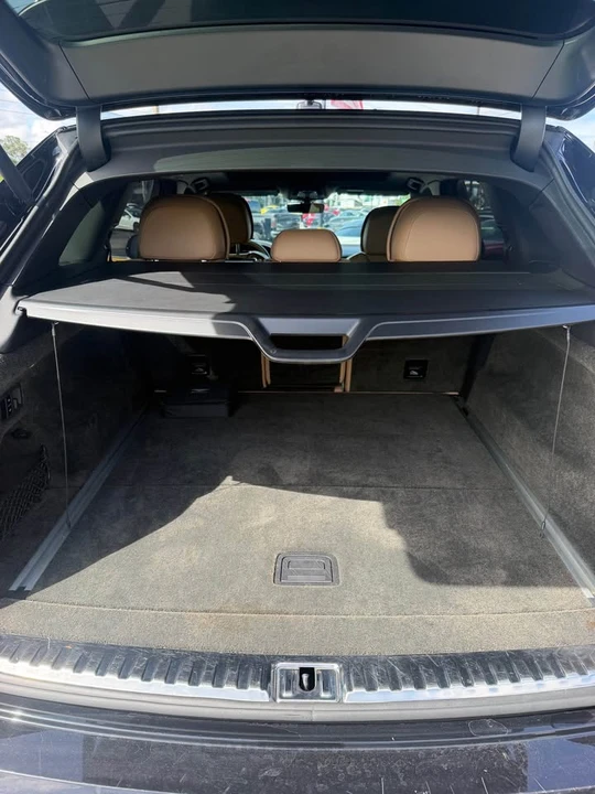 2017 Bentley Bentayga - Image 14 of 17