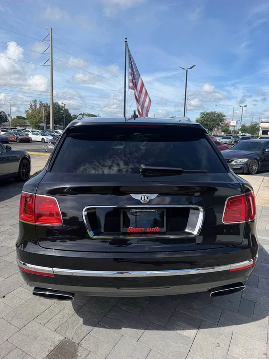 2017 Bentley Bentayga - Image 13 of 17