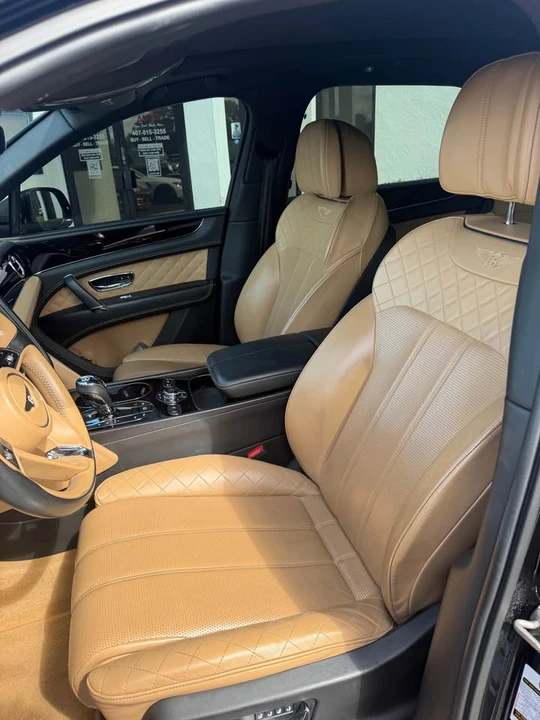 2017 Bentley Bentayga - Image 4 of 17
