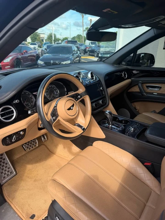 2017 Bentley Bentayga - Image 5 of 17