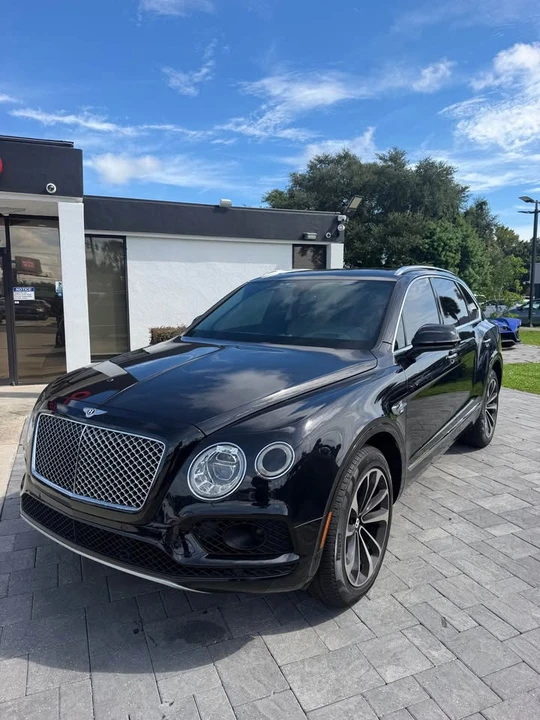 2017 Bentley Bentayga - Image 2 of 17