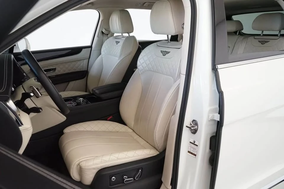 2017 Bentley Bentayga - Image 6 of 9