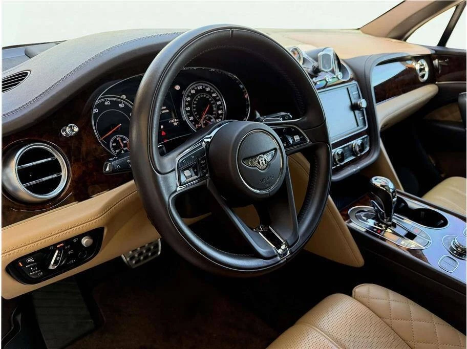 2017 Bentley Bentayga - Image 2 of 31