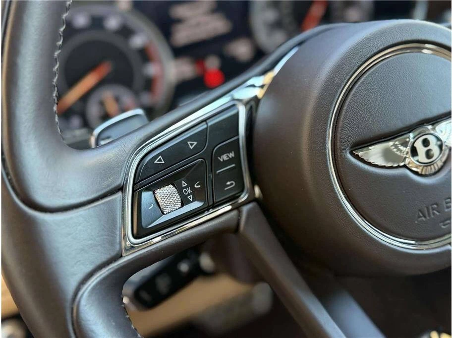 2017 Bentley Bentayga - Image 19 of 31