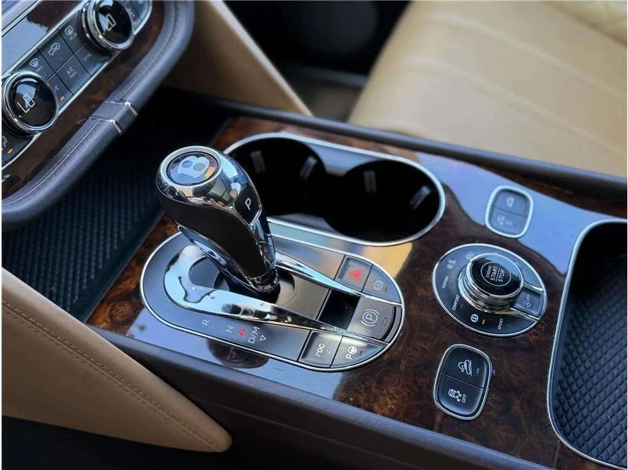2017 Bentley Bentayga - Image 22 of 31