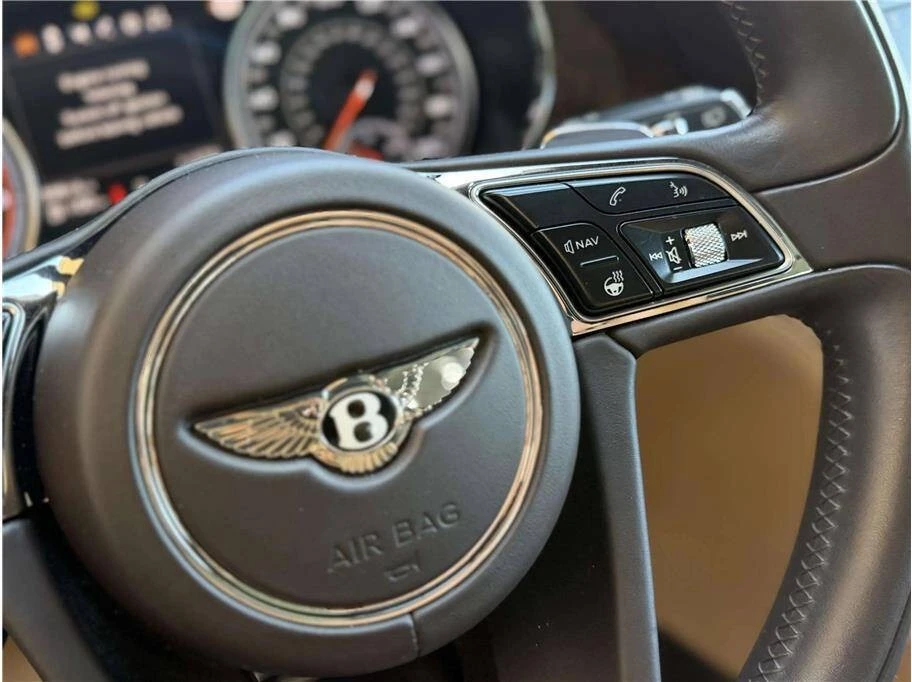 2017 Bentley Bentayga - Image 20 of 31