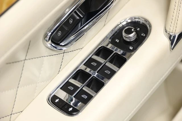 2017 Bentley Bentayga - Image 13 of 31