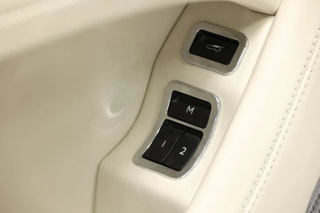 2017 Bentley Bentayga - Image 15 of 31