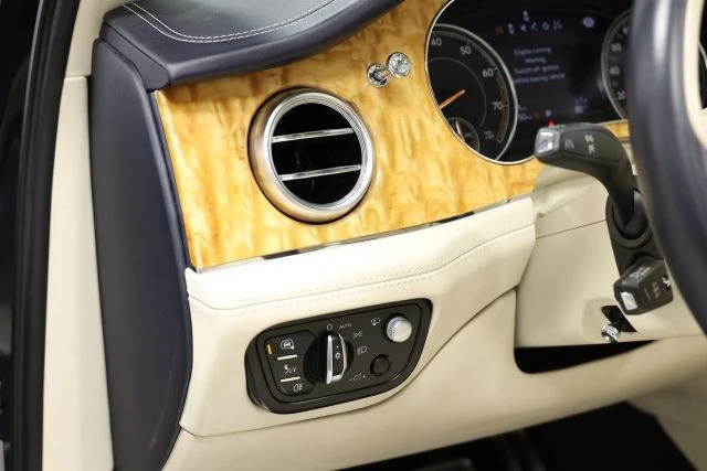2017 Bentley Bentayga - Image 25 of 31