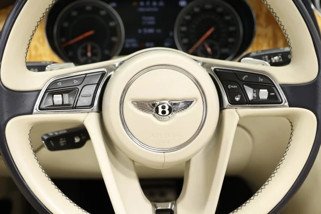2017 Bentley Bentayga - Image 29 of 31