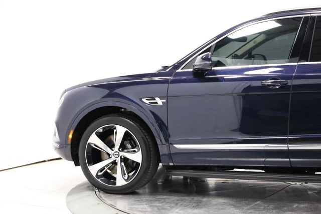 2017 Bentley Bentayga - Image 8 of 31