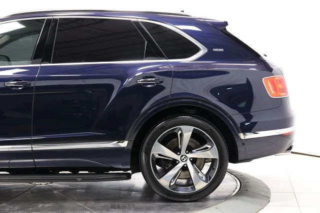 2017 Bentley Bentayga - Image 10 of 31