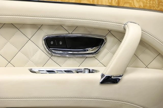 2017 Bentley Bentayga - Image 12 of 31