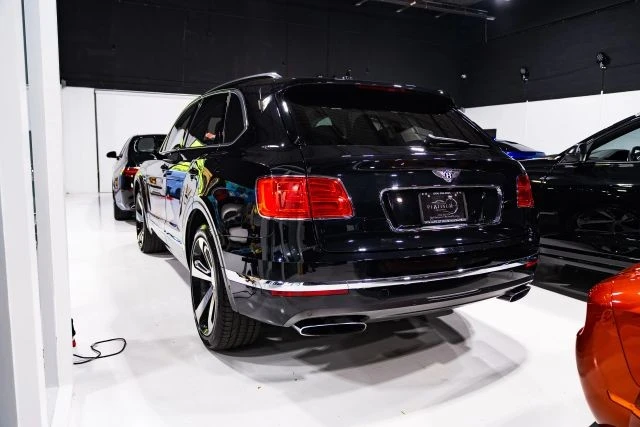 2017 Bentley Bentayga - Image 10 of 12