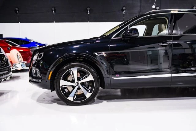 2017 Bentley Bentayga - Image 7 of 12