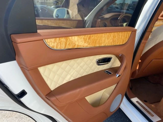 2017 Bentley Bentayga - Image 31 of 31